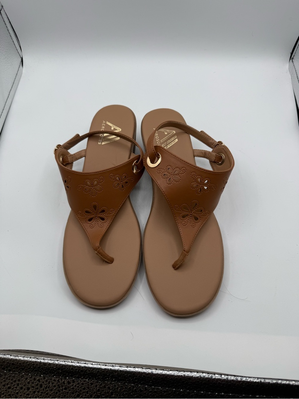 Aerosoles Tan Faux Leather Wedge Sandals Women’s Sz 10